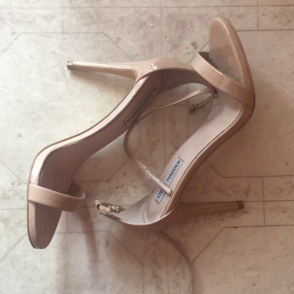 Steve Madden nude heels